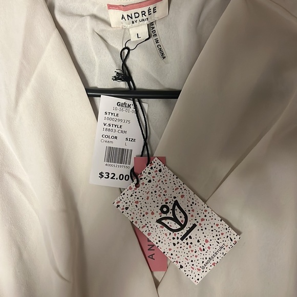 Brand new never worn blouse. Bought from glicks size L - Picture 2 of 5